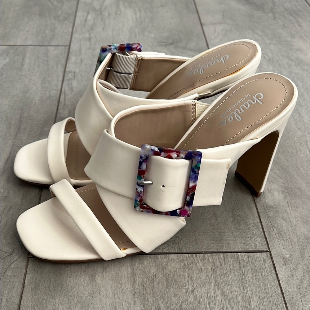 CHARLES DAVID NWOT Cream Heeled Gleam Sandals with Multicolor Buckle, Size 8